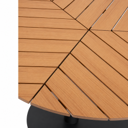 Viola vedligeholdelsesfrit havem�bels�t - Elegant rundt �113 cm havebord i polywood med teakfarvet askelook og 4 komfortable havestole i naturfarvet polyrattan