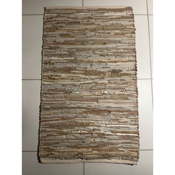 Gulvtppe i Skind 60x90 cm fra Dacore. Hj kvalitet og meget slidstrkt. Vlg blandt mange farver Natur