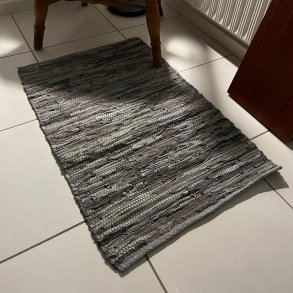 Gulvtppe i Skind 60x90 cm fra Dacore. Hj kvalitet og meget slidstrkt. Vlg blandt mange farver