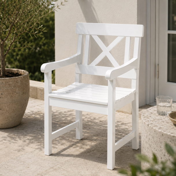 H�gblank vitm�lad stol i massivt mahogny - Modell: Sofiero