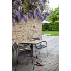 Parma luftstapelstol med armstd i teak - svart