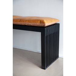 Rib Bnk i sort L:104xB:35xH:43cm