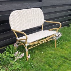UV-beskyttet cafebnk i polyrattan med bambus-look., Kan st ude hele ret. - Model: Kerteminde