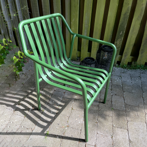 Massiv alu Stabelbar Henry havestol med lameller og armln - vlg farve!