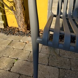 Stabelbar vedligeholdelsefri havestol i UV-beskyttet stbt plast - Model: Lily - Vlg farve 