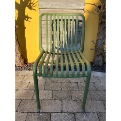 Stabelstol uden armln i vedligeholdelsesfri i UV-beskyttet stbt plast. Model: Lillian - Vlg farve