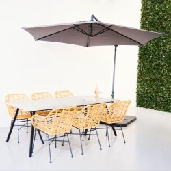 Memoria havembelst. Bestende af bord i durafit og 6 stole i flot design. Minimal vedligeholdelse!