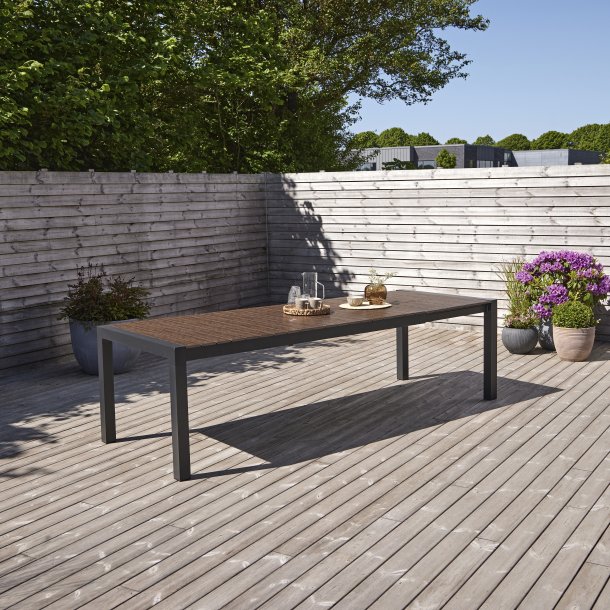 Familie k�mpe udtr�ks Havebord 205/275X100CM. Gr�-brunt og vedligeholdelsesfrit.