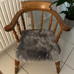 Stolsits i kta lammskinn - str. 40x40 cm - vlj frg