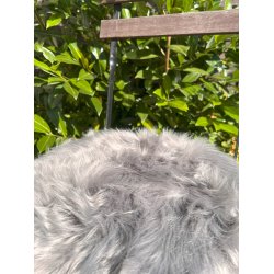 Sdehynde i poly/acryl imiteret lammeskind, 37 cm - Vlg farve