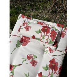 SOLVOGNSHYNDE LUX MED NAKKEPUDE i flot hvidt blomster design