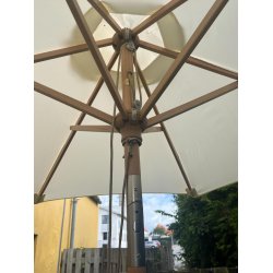 Parasoll - : 1,8 m. Vlj frg - Vattentt + Dug har UV30+ solskydd. Modell: Venedig