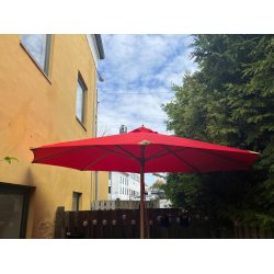 100 % vandtt Parasol m/2-delt stok. : 3M.  Vlg farve + Dug har UV30+ solbeskyttelse. Model: Nice