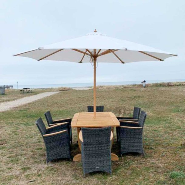 Gala Goldteak bord med 6 stk. Boston havestole i UV beskyttet polyrattan flet med goldteak armln. 