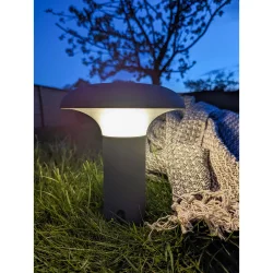 UV-beskyttet LED-lampe med USB ladestation i PP plast til udendrs brug - Model: Amanda