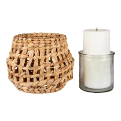 Flettet lanterne i naturfarvet vandhyacint med glas indvendig - Model: Astrid