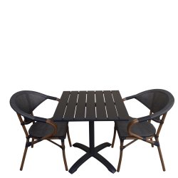 Hellerup cafest. Fremstillet i UV-beskyttet nonwood, nylon tekstil og aluminium.