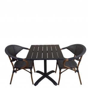 Hellerup cafest. Fremstillet i UV-beskyttet nonwood, nylon tekstil og aluminium.