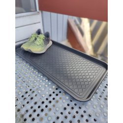 Nyttig sort skobakke i plast 38 x 76 cm. Med plads til 3-4 par sko. 
