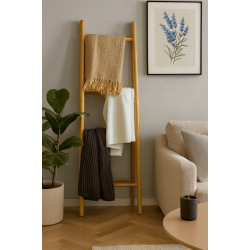 Foldestige med fire trin i bambus. MODERNE STIGE PERFEKT TIL ENTREEN!!