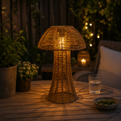 Dekorativ Mushroom solcelle lanterne i brun polyrattan med automatisk LED-lys - F�s i flere st�rrelser