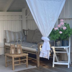 Luksus sofa i bredygtigt bambus 2 pers. 130 cm. inkl. kanvas hynde i natur med lynls ( kan vaskes)