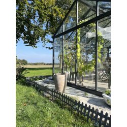 Elegant bedhegn str.: L40 x H20 cm. UV-bestandig plast i antracit eller hvid. 24 stk. = 9,6 meter.