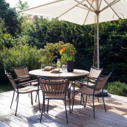 Elegant Ella haves�t � �110 cm teakbord i antracit med 4 stabelstole