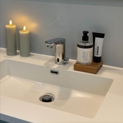 S�t af 3 LED lys som kan blafre og ser meget �gte ud. Fjernbetjening medf�lger - V�lg farve