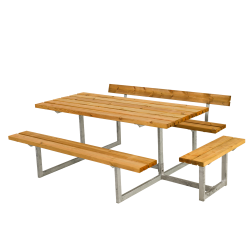 Bordbnkest i lrketr til 7 personer med et rygln 