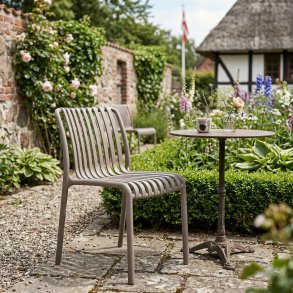 Stabelstol uden arml�n i vedligeholdelsesfri i UV-beskyttet st�bt plast. Model: Lillian - V�lg farve