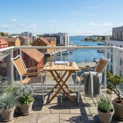 Mondena caf�set med f�llbord - V�lj f�rg p� stolen