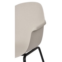 Elegant og miljvenlig skalstol i hvid bambus og plastik med solide ben i sort metal. Model Camilla 