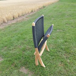 Foldbar loungestol i teaktr og UV-beskyttet polyrattan - Model: Johanna