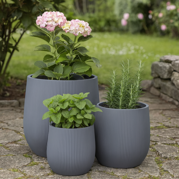 Vandttte og frostsikre krukker i fiberclay med et rillet design, st med 3 - Model: Hibiscus