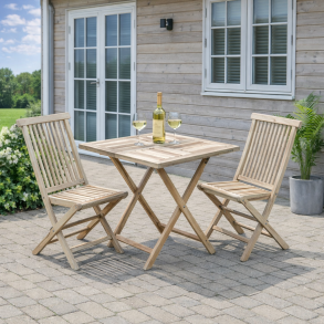 Silver teak Caf�s�t med 2 klapstole og foldebord med plads til 2-4 personer. Model: Palma 