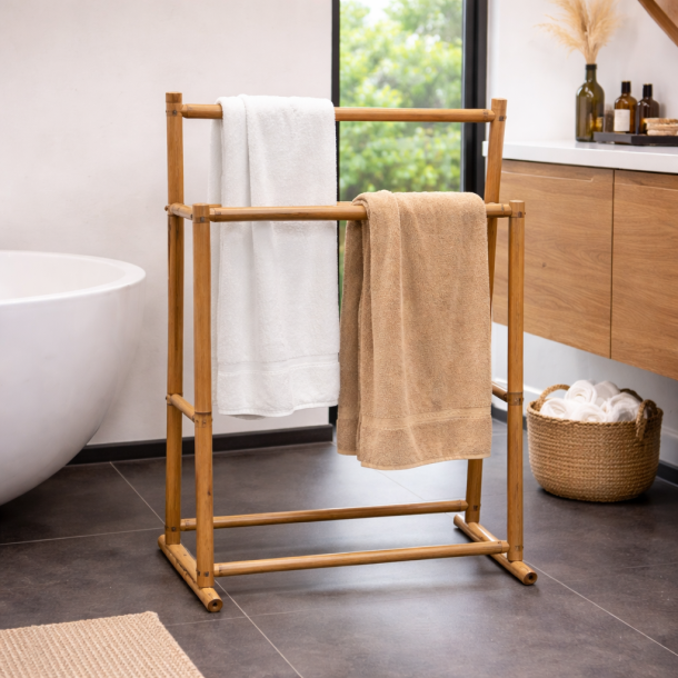 Elegant bambus fritst�ende h�ndkl�deholder med plads til flere h�ndkl�der 