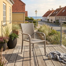 Hadsund Stabelstol i Lux Alu og UV-beskyttet Polyrattan - v�lg farve