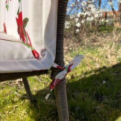 Hvidt blomster design - Universalhynde til stabelstole