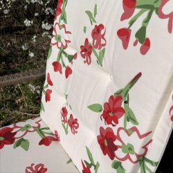 Hvidt blomster design - Universalhynde til stabelstole