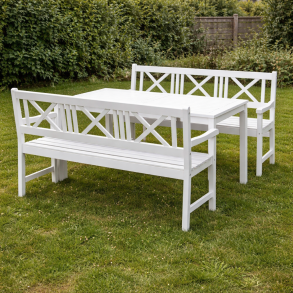 Hvidt Kronborg havem�bels�t med to b�nke til 6 personer
