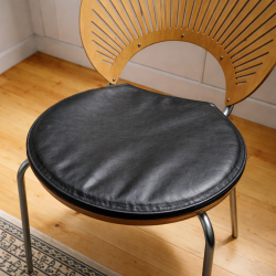 S�dehynde i b�ffell�der til en Arne Jacobsen 7'er og Nanna Ditzel Trinidad stol. V�lg cognac eller sort! Sort