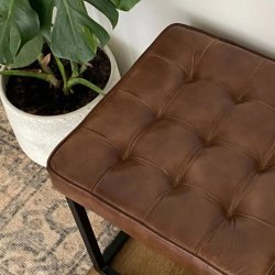 Stilren skammel/bnk i brun lder og jern - flere varianter!