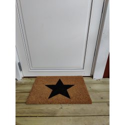 Drmtte med stjerne motiv af Kokos. Naturligt holdbar og forbliver pn.  Fs i flere strrelser