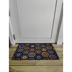 Grafisk kokosdrmtte med PVC-bagside, 40x70 cm - slidstrkt og holdbart materiale