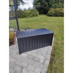 MEGA plast hyndeboks i tr look med lge funktion, der gr det nemt at tilg. 100% vandtt