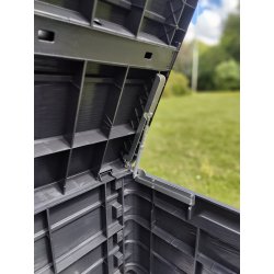 MEGA plast hyndeboks i tr look med lge funktion, der gr det nemt at tilg. 100% vandtt