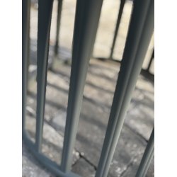 Alsidig og funktionel plastik skammel i moderne og unikt design 50xH45 cm.