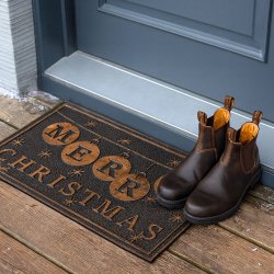 Juledrmtte udendrs af gummi - str. 45 x 75 cm. Drmtten er slidstrk og tler regn, slud og sne.