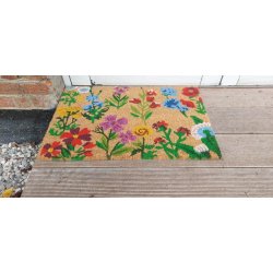 Drmtte med flora blomster. Str. 40x60cm. Fremstillet i kokos. Kan bruges bde ude og inde